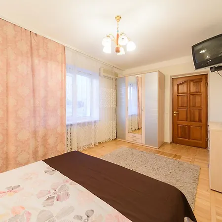 On Lesi Ukrainky Blvd Apartment Kyiv
